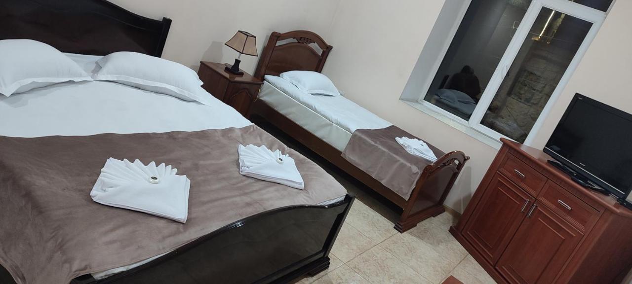 Sweet Home Hotel Meghri Exterior foto